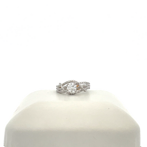 14k White Gold Engagement Ring with Round Center