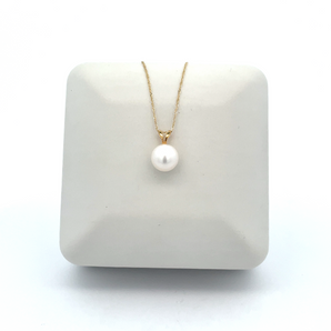 Lady's 14k Yellow Gold Pearl Necklace