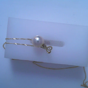 Lady's 14k Yellow Gold Pearl Necklace