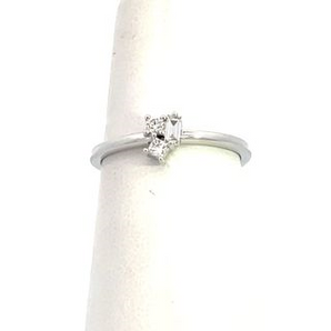 Lady's 10k White Gold Ring