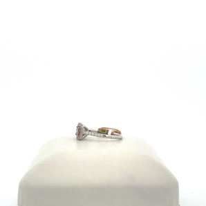 White 18 Karat Fashion Ring