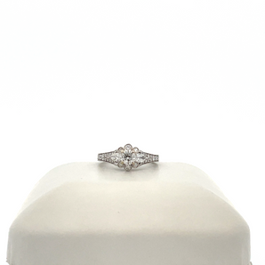 14k White Gold Engagement Ring with Round Center