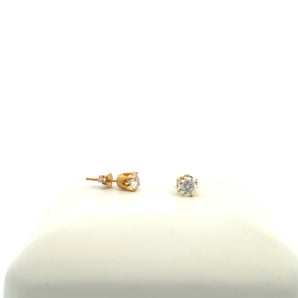 14kt Yellow Gold Diamond Stud Earrings