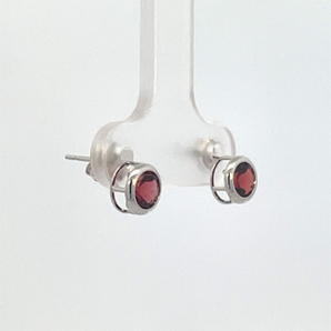 14K White Gold 5MM Bezel Garnet Stud Earrings