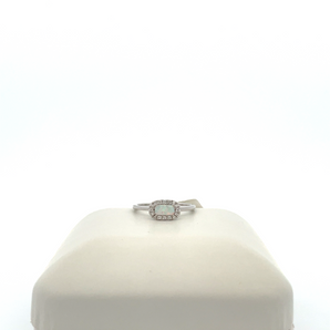 10k White Gold Opal Ring