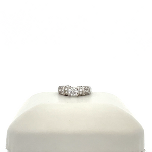 14k White Gold Engagement Ring with Round Center