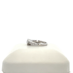 14k White Gold Engagement Ring with Bezel Round Center