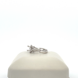 14k White Gold Engagement Ring with Oval Center Mounting