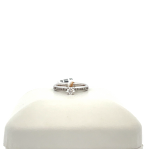 14k White Gold Engagement Ring with Round Center