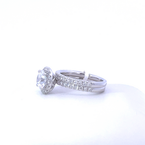 Lady's 14k White Gold Engagement Ring and Band with Round Center