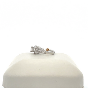 14k White Gold Engagement Ring with Round Center